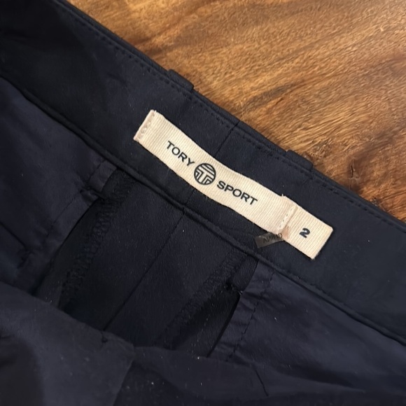 Tory Sport Tech Twill Golf Short in Navy Sz2 - Picture 5 of 14